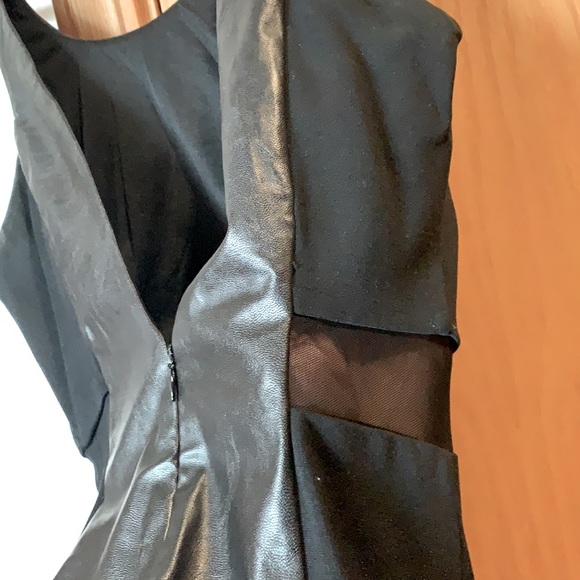 Dress - Picture 3 of 4